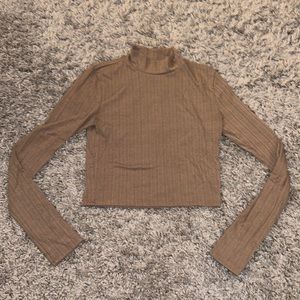 Forever 21 Beige Mock Neck Long Sleeve Crop Tee Medium
